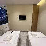 Zanzi Otel