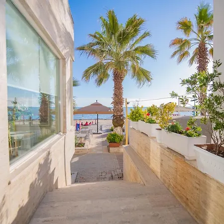 Zanzi מלון דורס