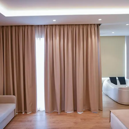 Otel Zanzi 4*