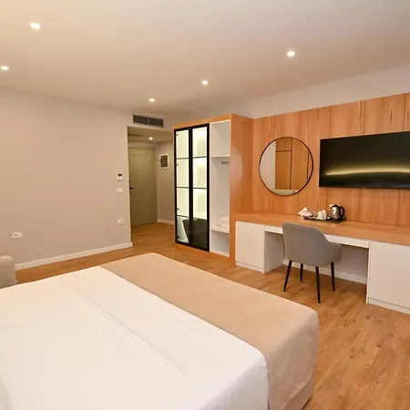 Otel Zanzi 4*