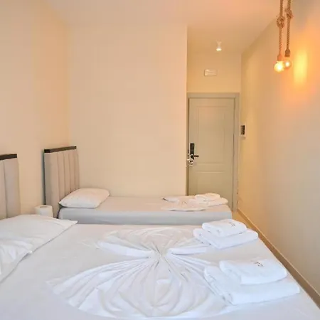 Zanzi Otel